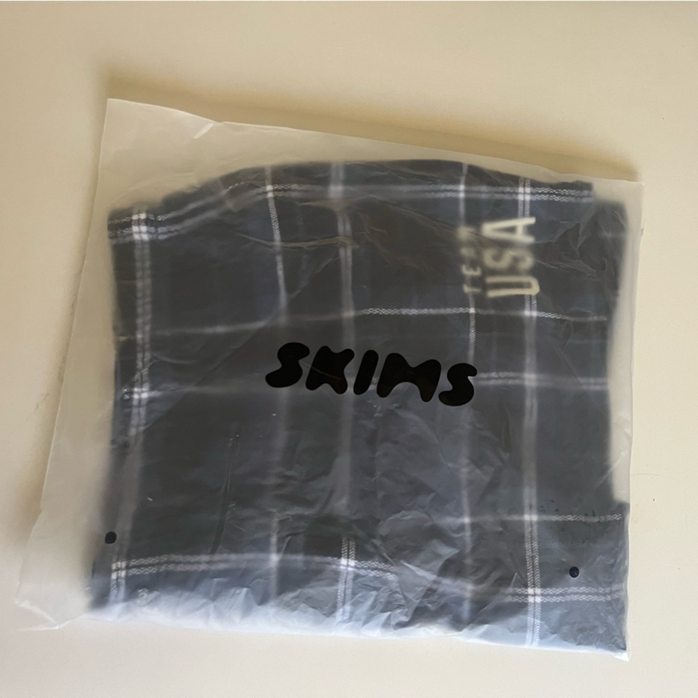 SKIMS For Team USA Flannel Olympic Sleep Short - Picture 4 of 8